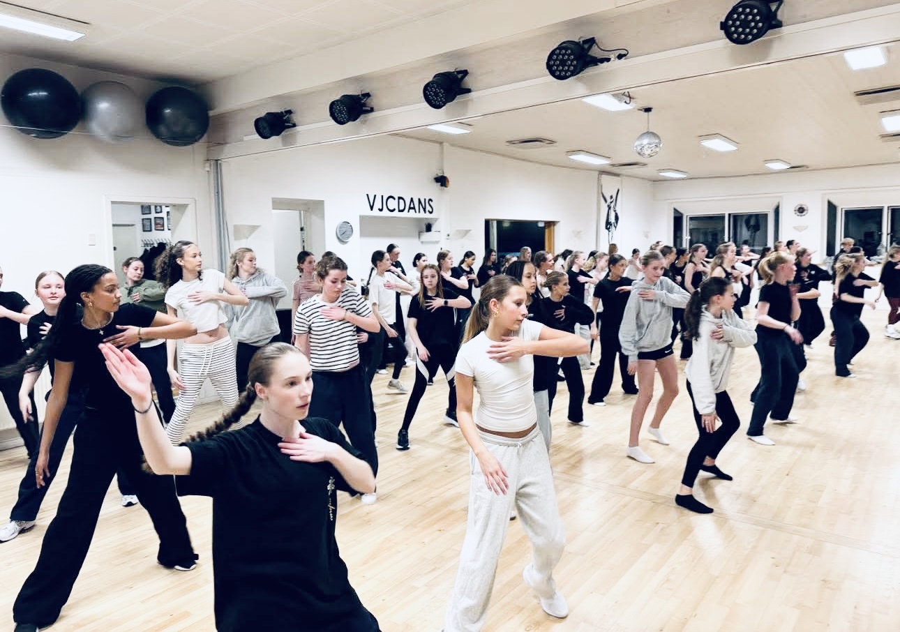 Afslutningsshow 2025 - VJCDANS, Din Danseskole i Hillerød