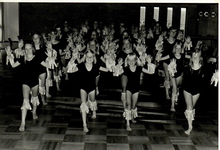 Danselærer eksamen veloverstået - klar til 2. sæson - VJCDANS Historie