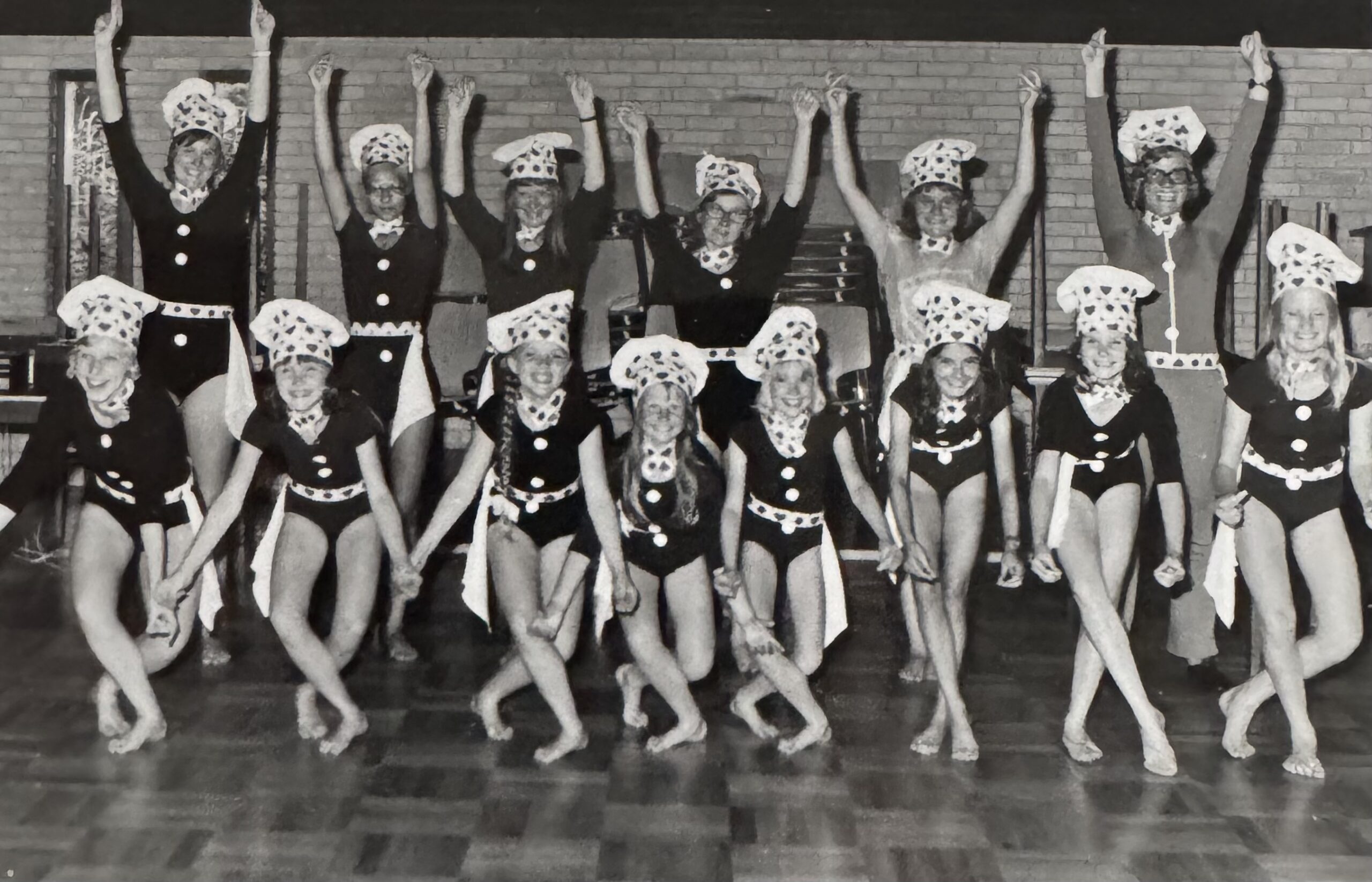 Danselærer eksamen veloverstået - klar til 2. sæson - VJCDANS Historie