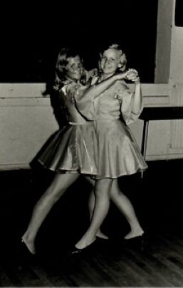 Danselærer eksamen veloverstået - klar til 2. sæson - VJCDANS Historie